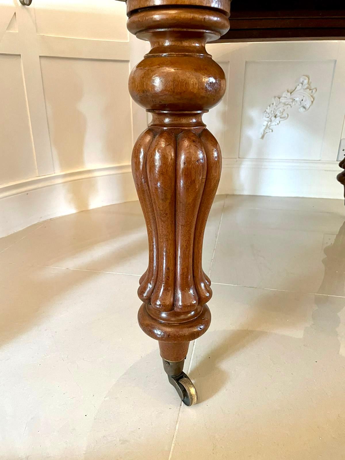 Antique Victorian Mahogany Extending Dining Table In Good Condition In Suffolk, GB