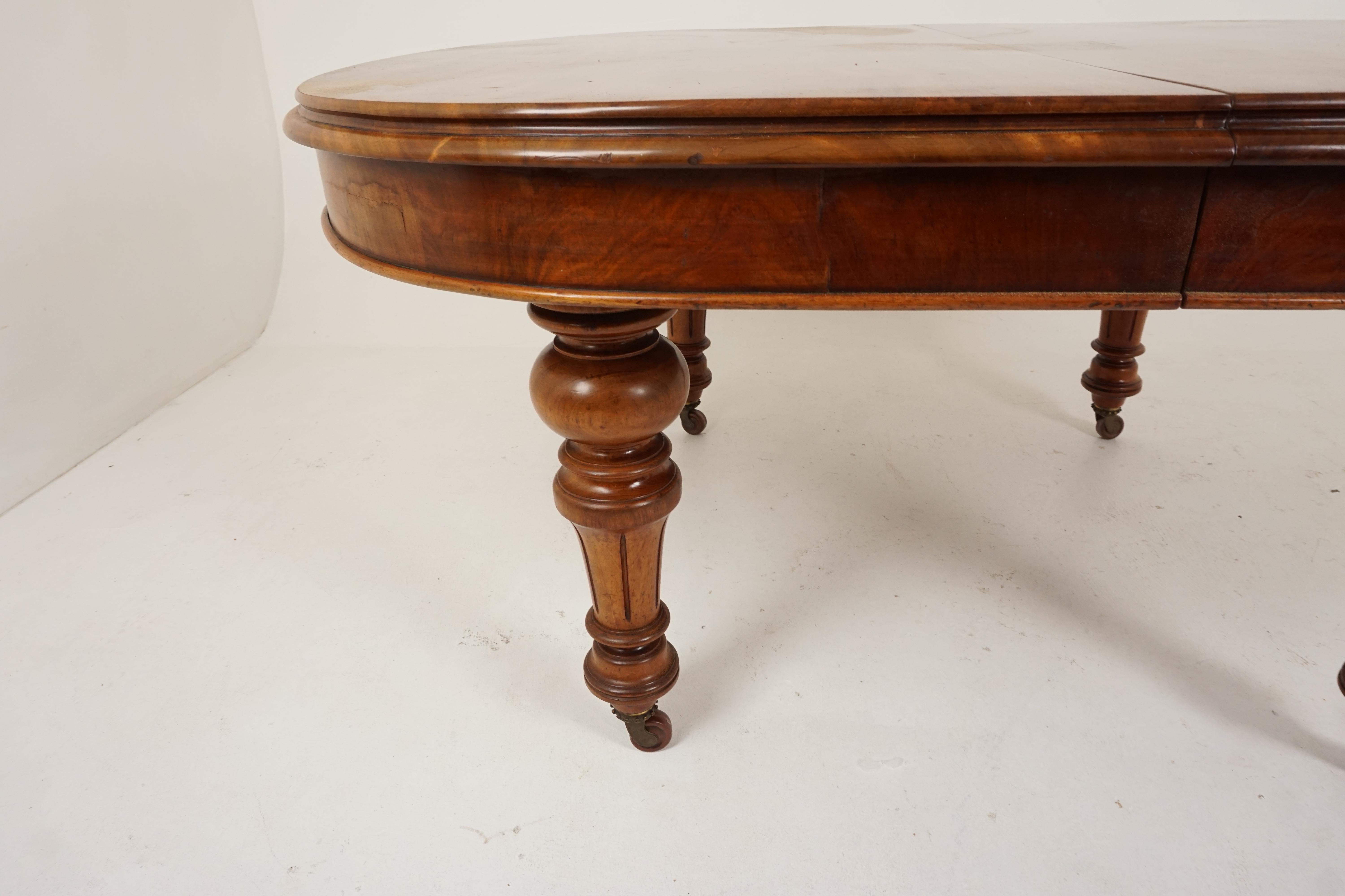 Antique Victorian Walnut Extending Dining Table with 2 Leaves, Scotland, 1880 In Good Condition In Vancouver, BC