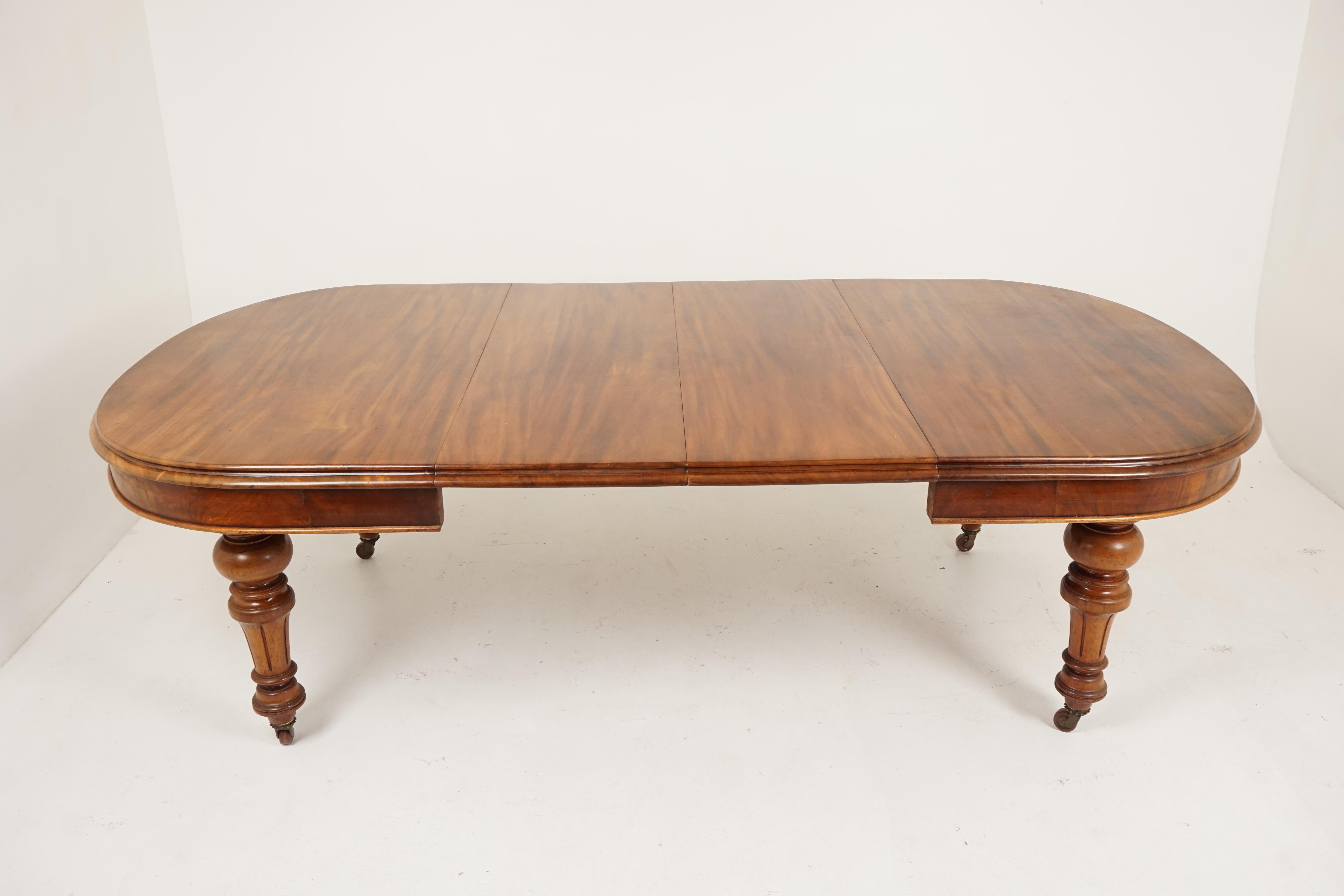 Late 19th Century Antique Victorian Walnut Extending Dining Table with 2 Leaves, Scotland, 1880