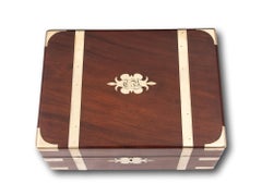 Antico portagioie vittoriano in mogano con chiusura a scatto