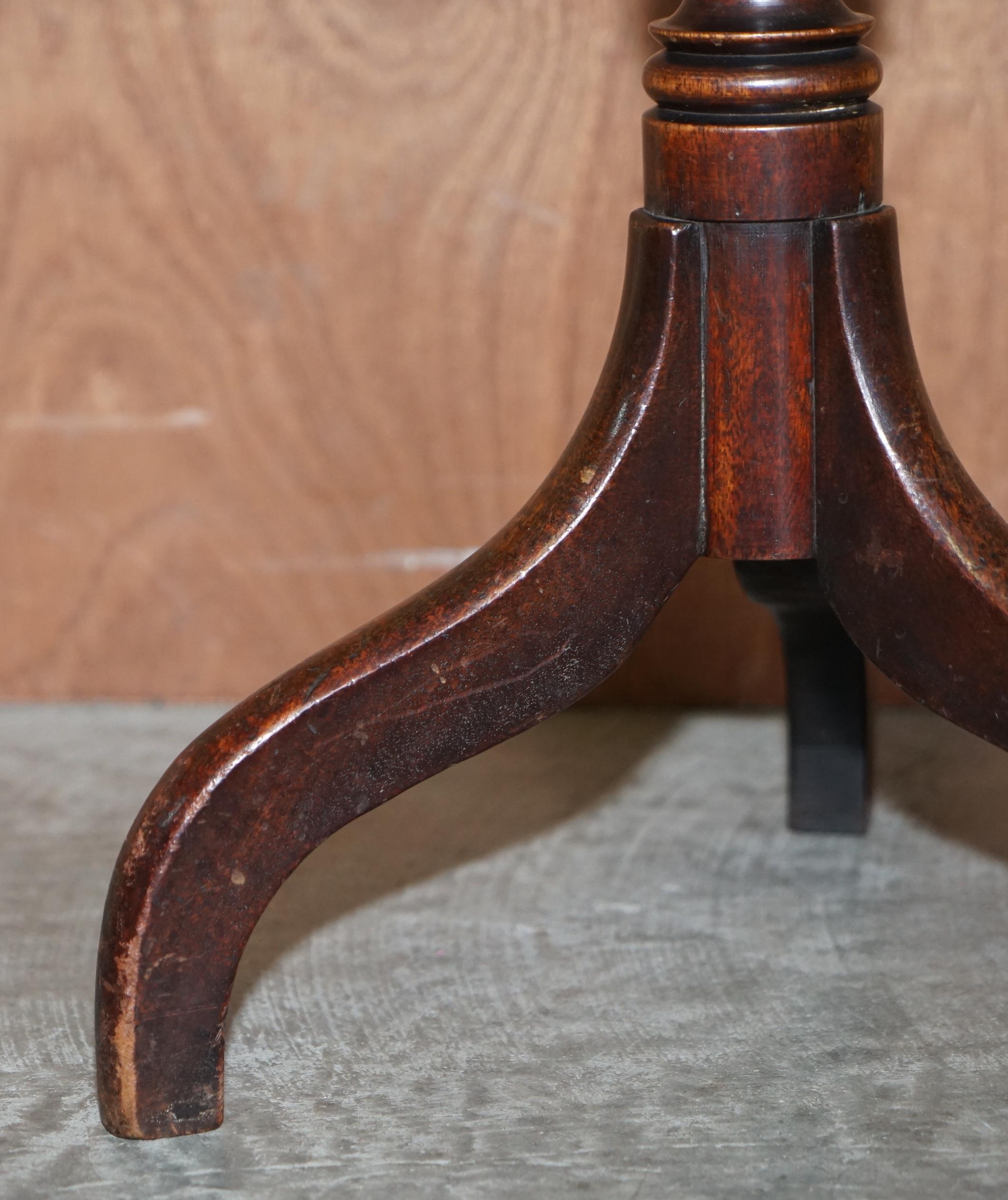 Antique Victorian Mahogany Hand Carved Jardiniere Table or Plant Stand Pedestal For Sale 5