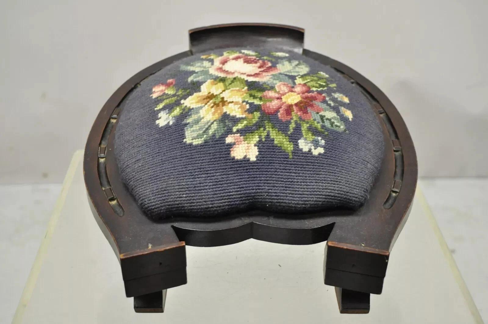 Antiquité Victorienne Acajou Fer à Cheval Aiguille Goutte Tabouret Tabouret de Pieds Ottoman Bon état - En vente à Philadelphia, PA