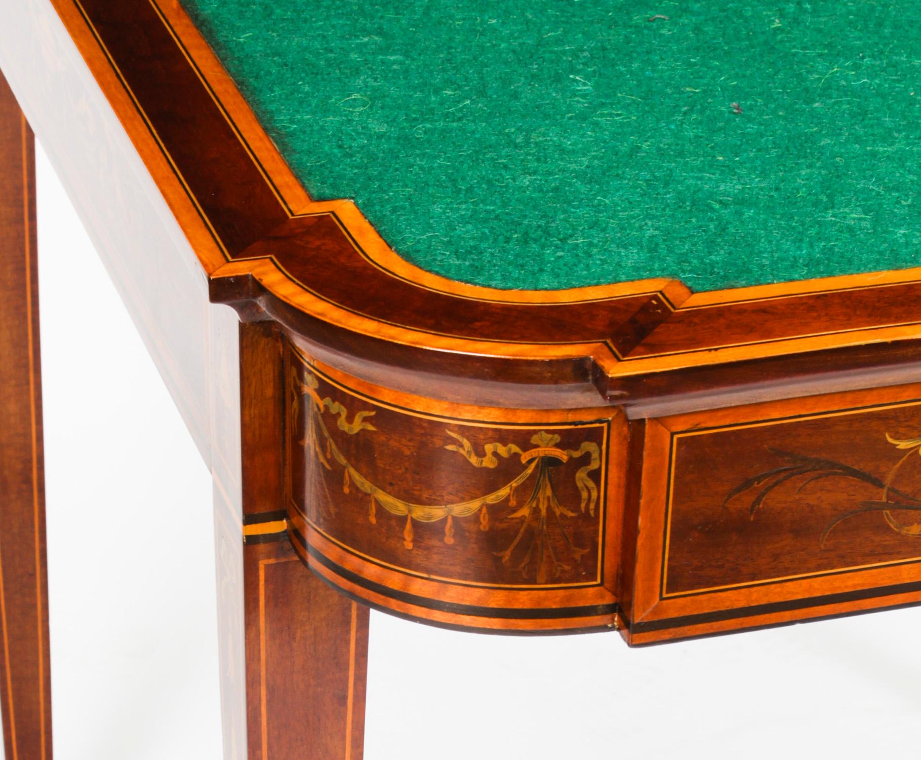 Ancienne table de jeu de cartes victorienne en acajou et marqueterie XIXe siècle en vente 2