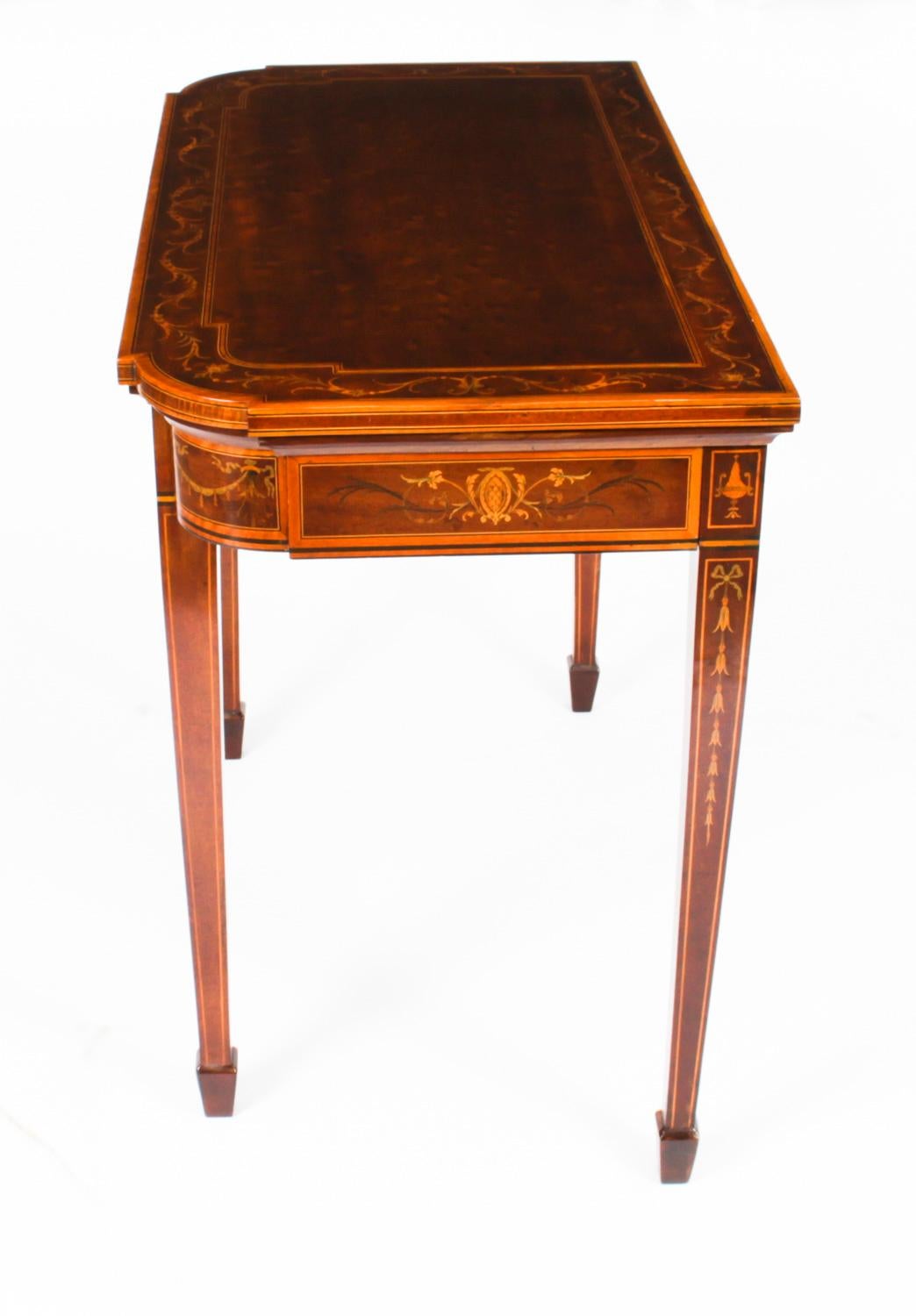 Antiker viktorianischer Mahagoni-Spieltisch mit Intarsien aus dem 19. Jahrhundert im Angebot 7