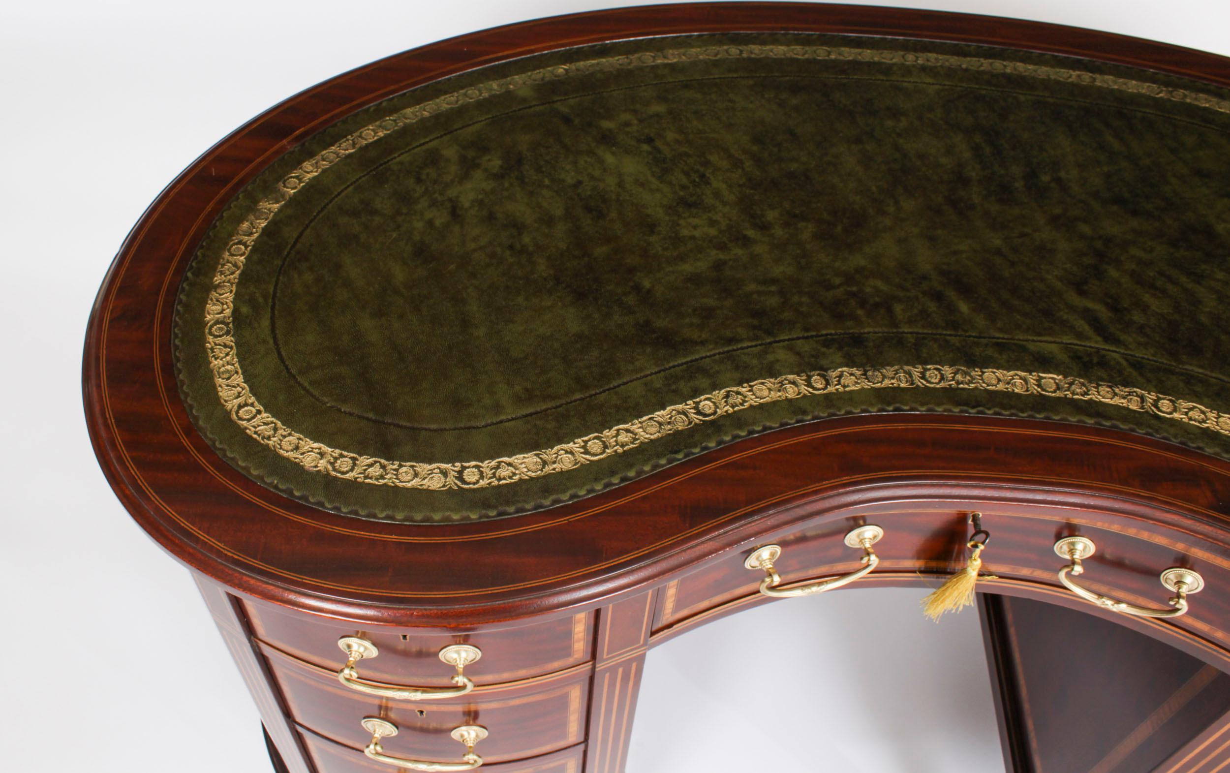 English Antique Victorian Mahogany Inlaid Kidney Desk C1880 19th Century For Sale