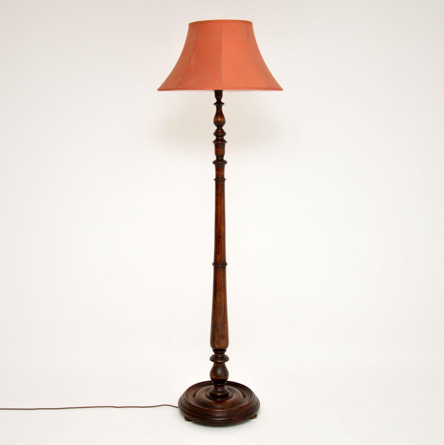 Antique Victorian solid mahogany floor lamp in excellent original condition & in working order, having just been re-wired with gold flex. This lamp stand dates from around the 1890 period. The wood is nicely turned all the way down & on the base.