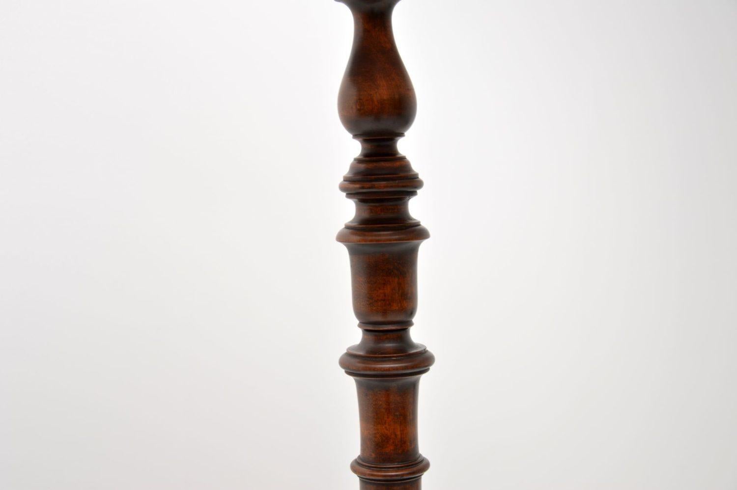 English Antique Victorian Mahogany Lamp