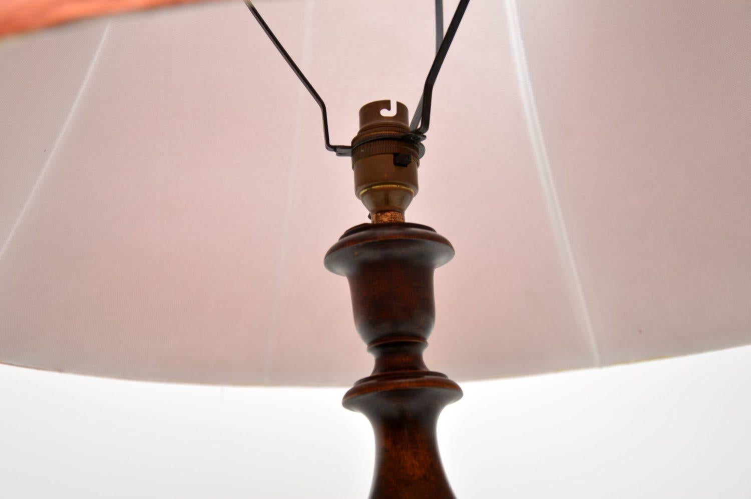 Antique Victorian Mahogany Lamp In Good Condition In London, GB
