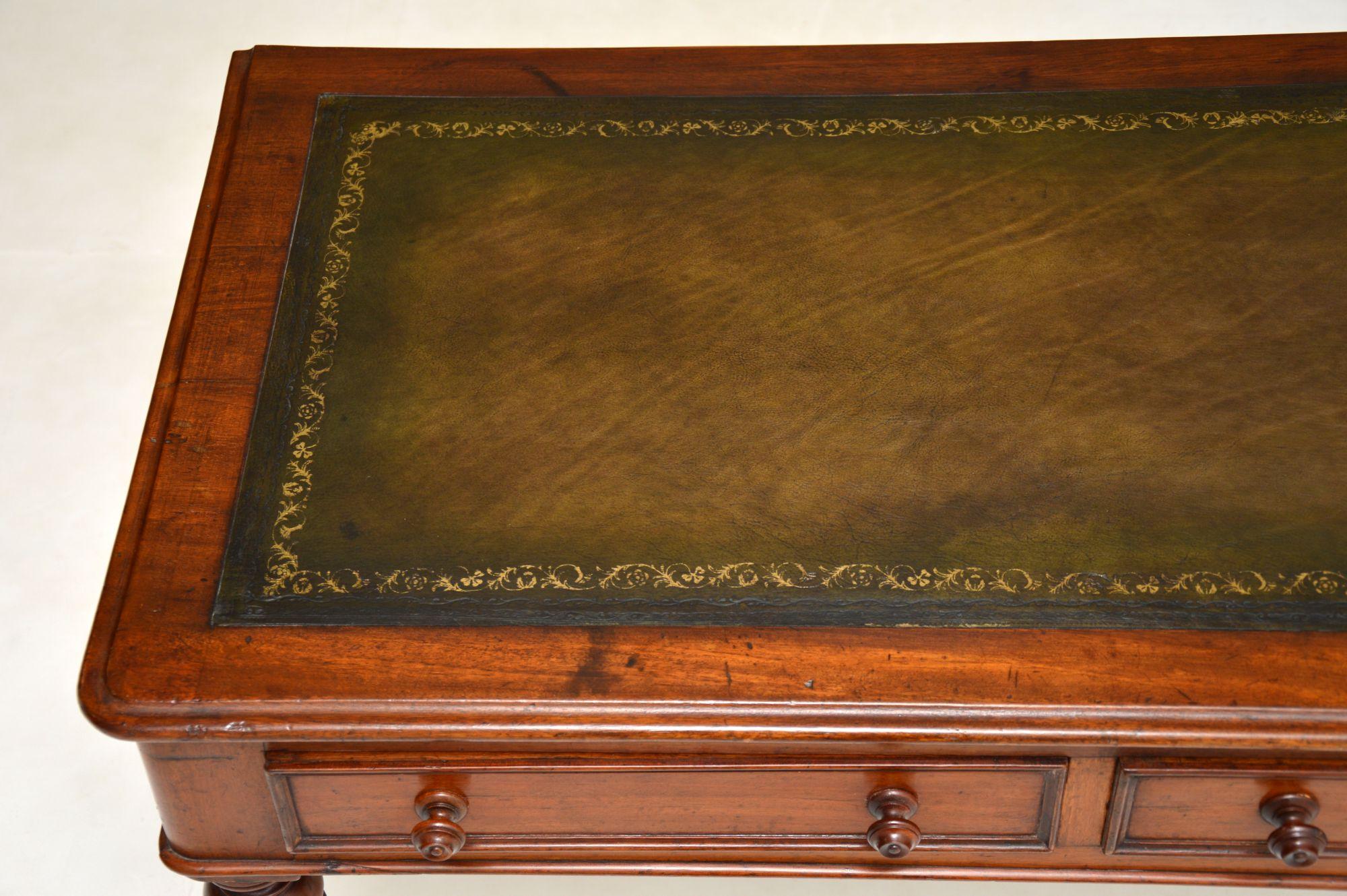 Antique Victorian Mahogany Leather Top Writing Table / Desk In Good Condition In London, GB
