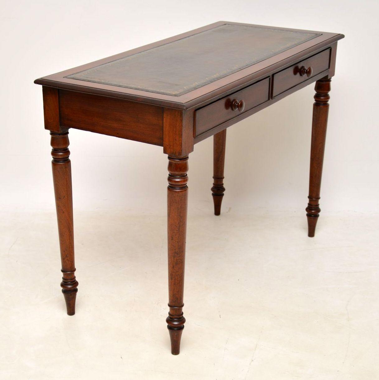 Antique Victorian Mahogany Leather Top Writing Table im Zustand „Gut“ in London, GB