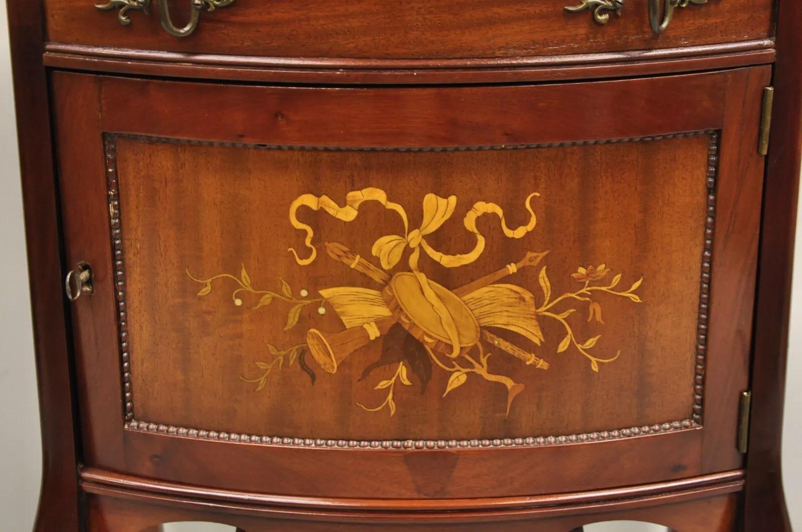 Antigua mesa de noche victoriana de caoba con tapa elevable y marquetería Mesa auxiliar de costura en Bueno estado para la venta en Philadelphia, PA