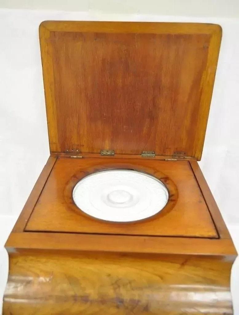 Antique Victorian Mahogany & Needlepoint Chamber Pot Commode Bedside Step Stool In Good Condition In Philadelphia, PA
