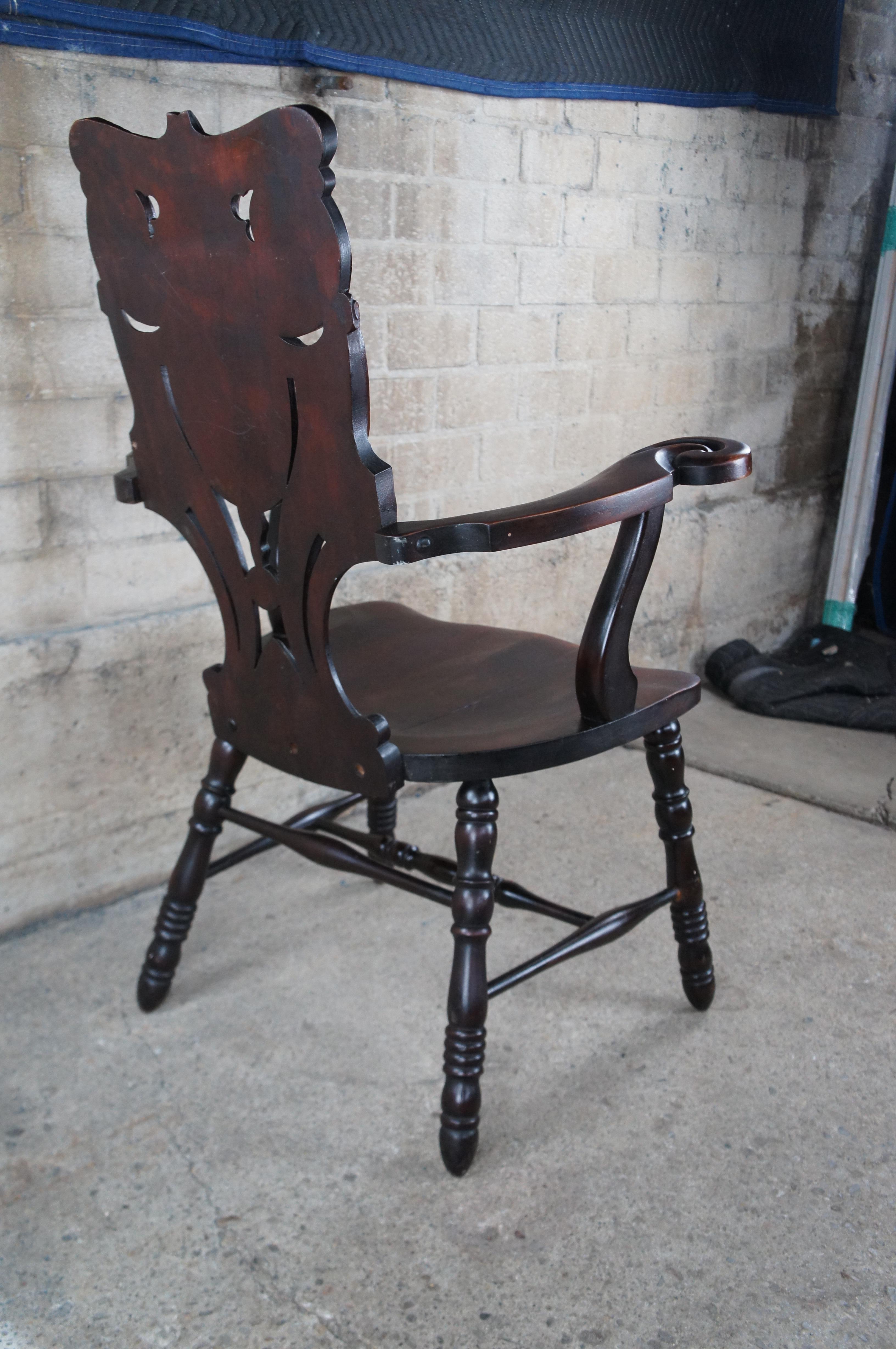 Antique Victorian Mahogany Northwind Face Parlor Throne Armchair 41