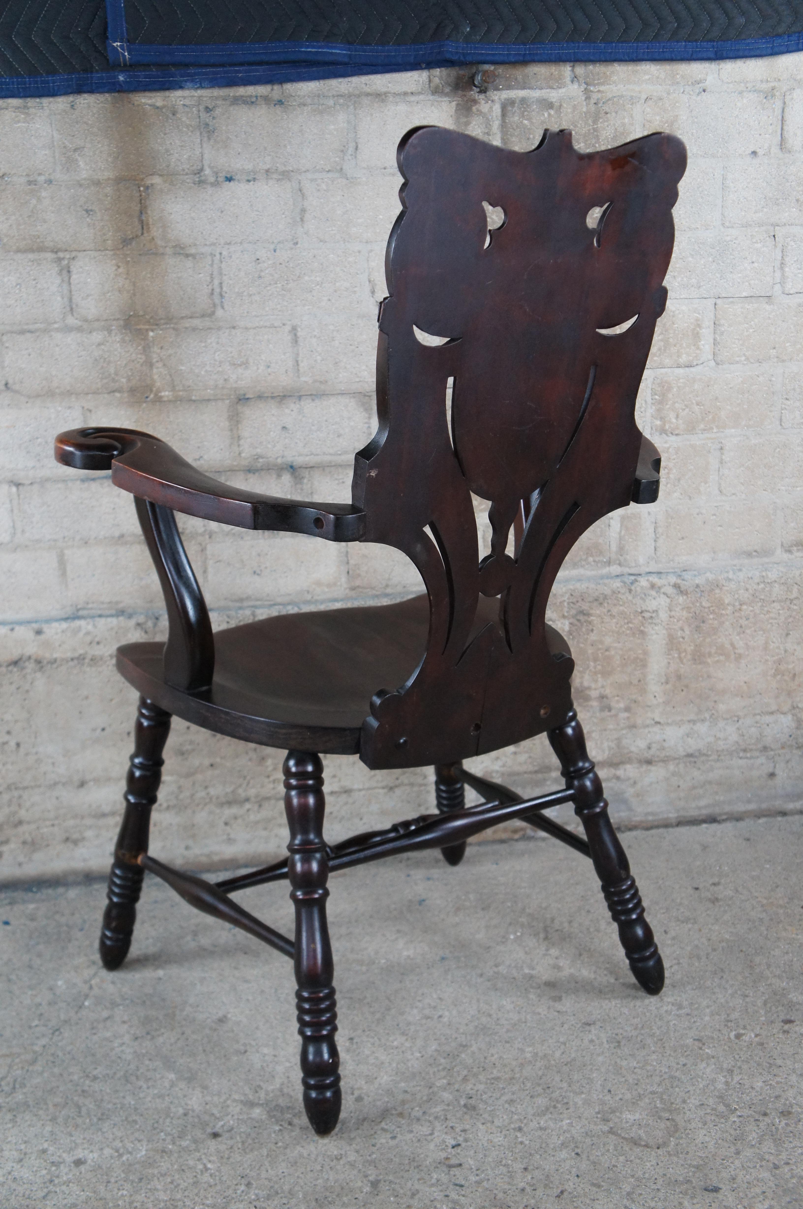 Antique Victorian Mahogany Northwind Face Parlor Throne Armchair 41