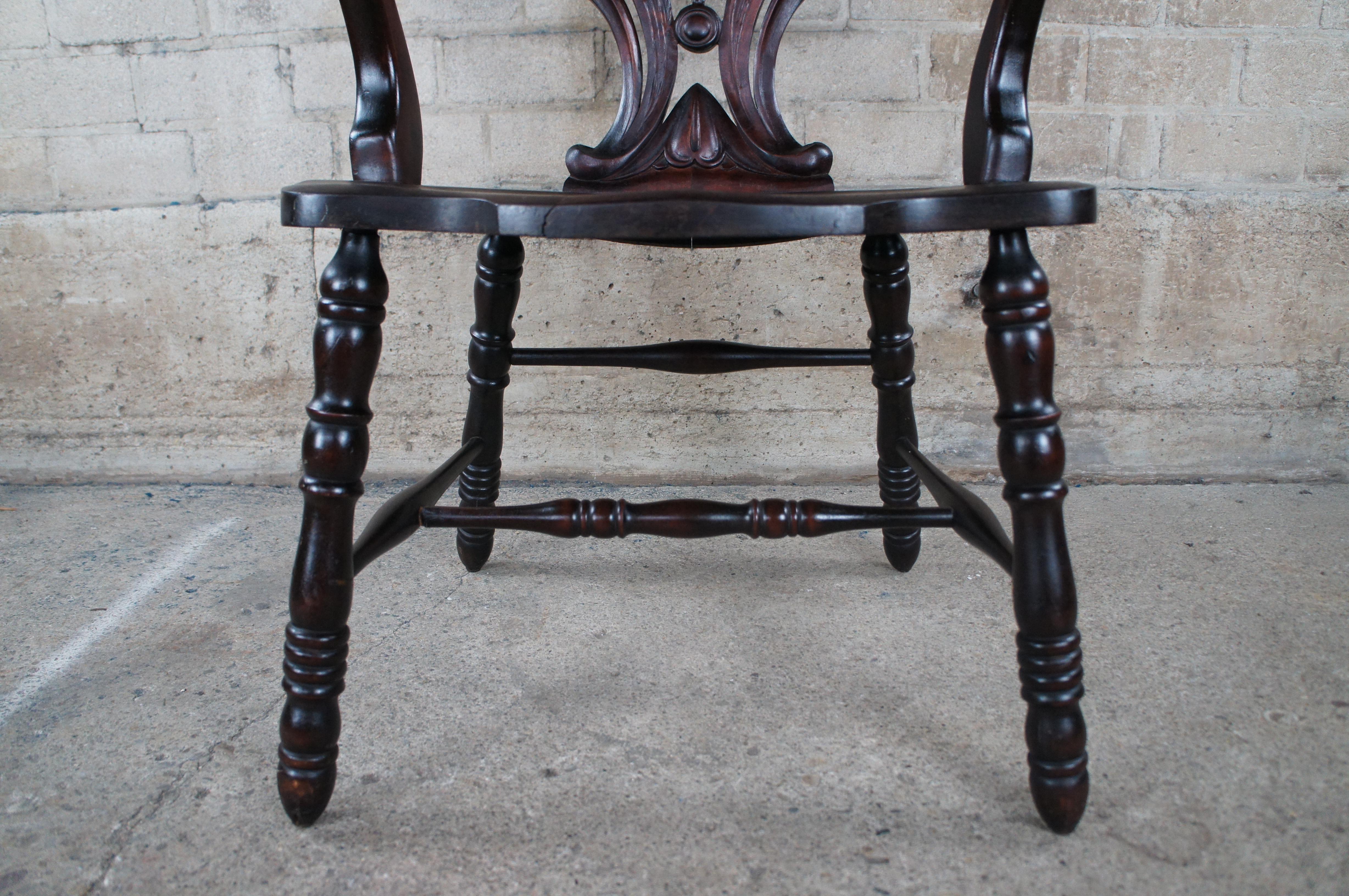 Antique Victorian Mahogany Northwind Face Parlor Throne Armchair 41