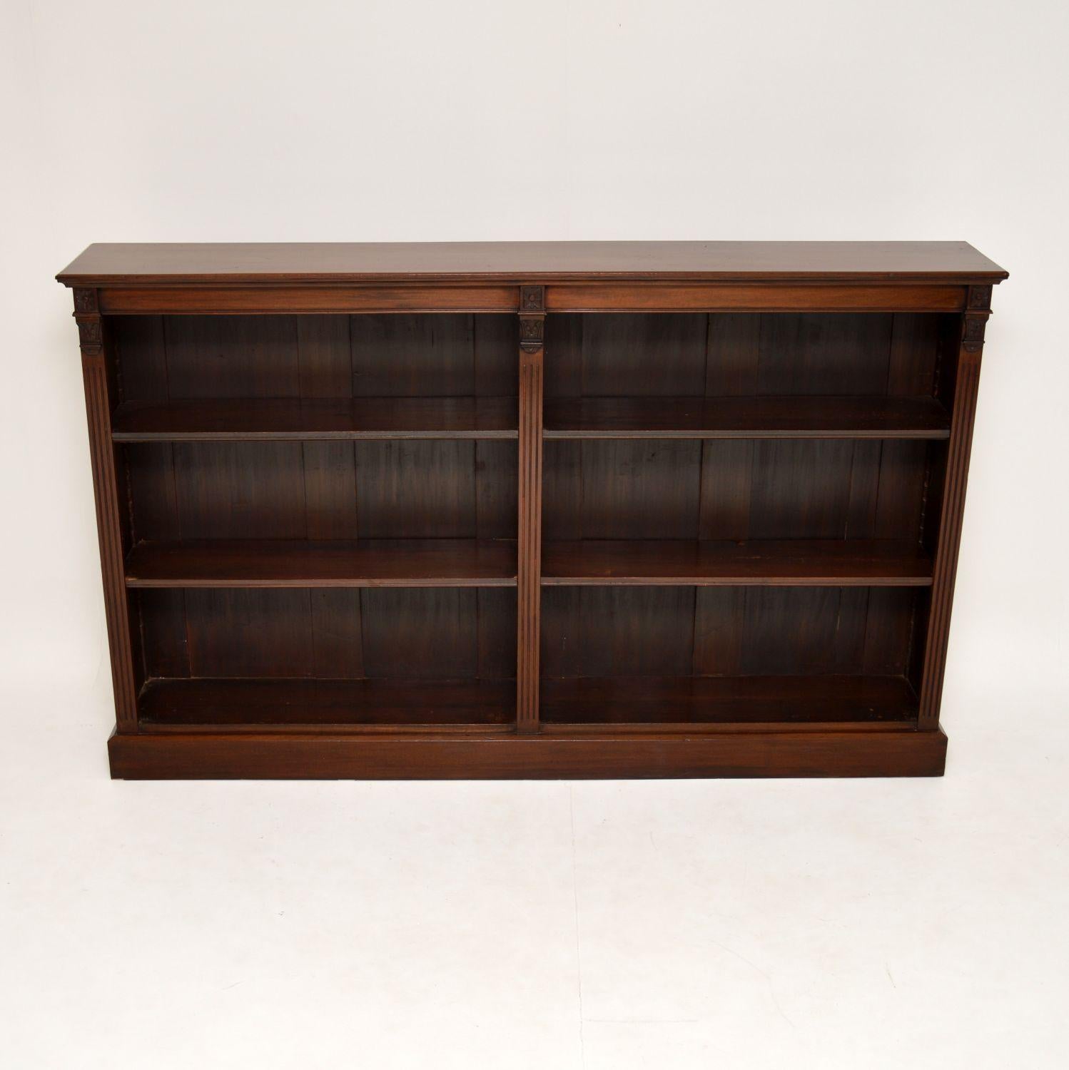 Antique Victorian Mahogany Open Bookcase In Good Condition In London, GB