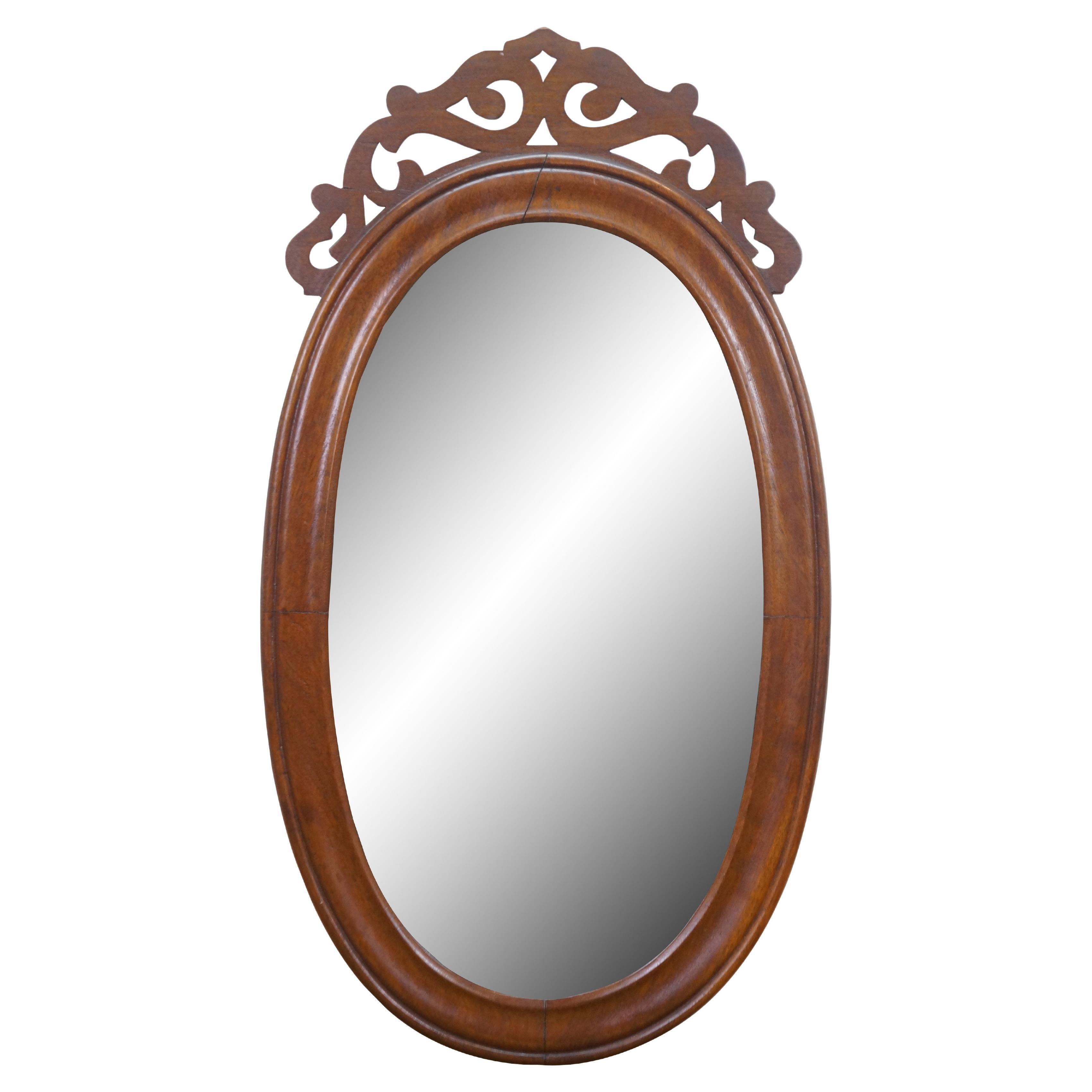 Antique Mirror ovale vittoriano in mogano, specchio per comò a spina di pesce 28".