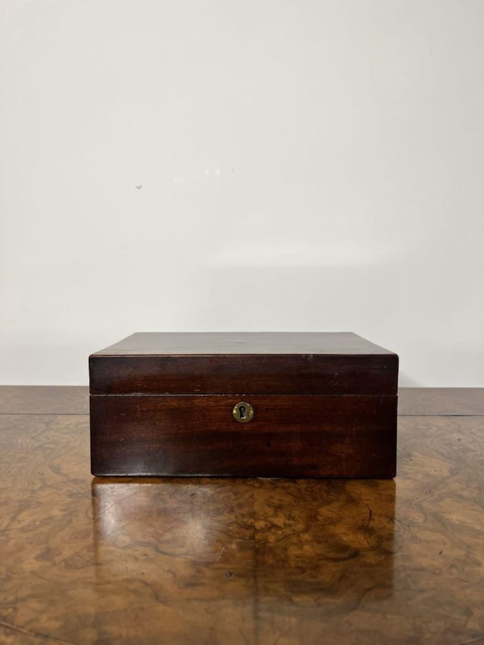 Antike viktorianische Aufbewahrungsbox aus Mahagoni  im Zustand „Gut“ im Angebot in Ipswich, GB