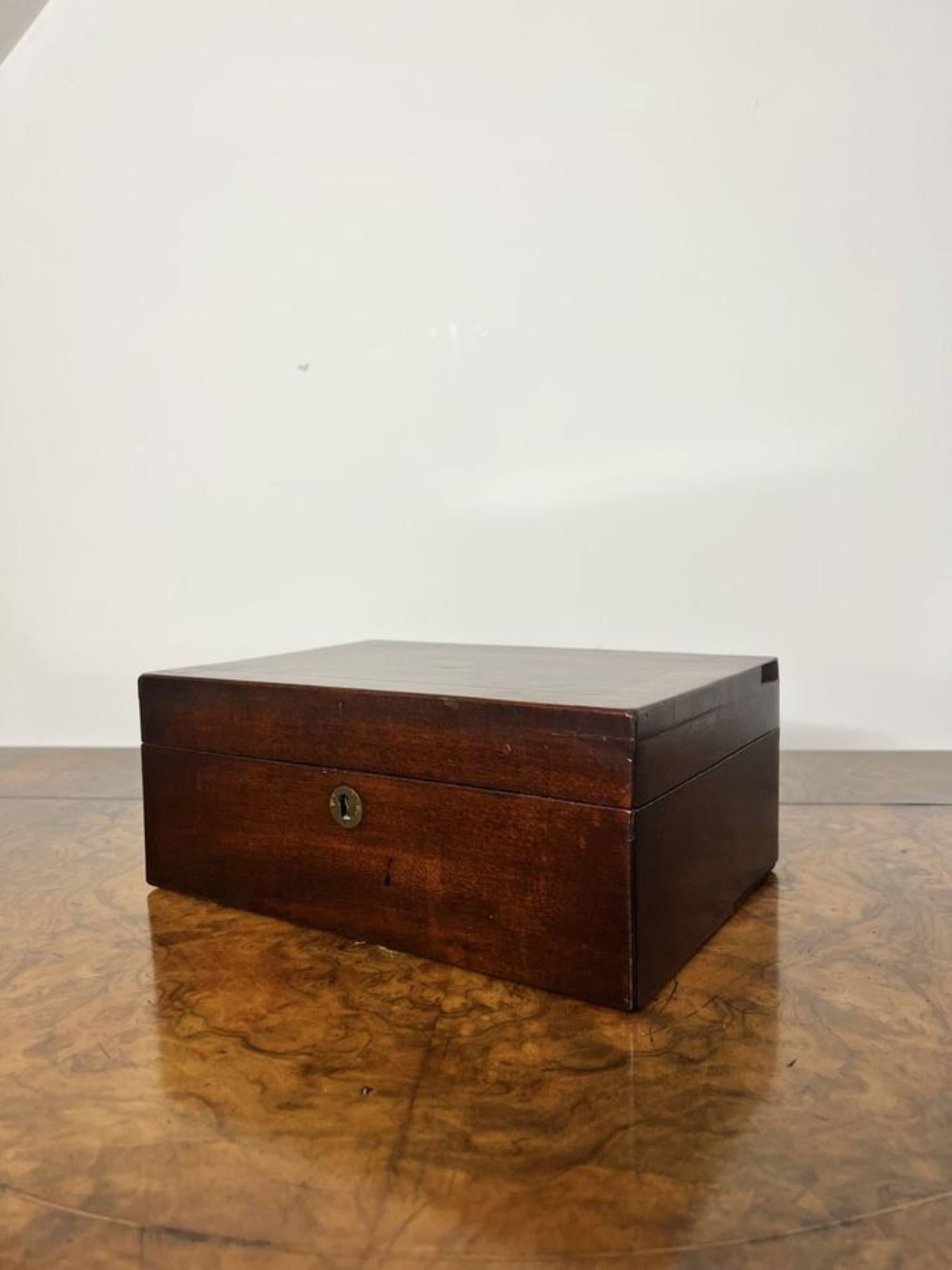 Antike viktorianische Aufbewahrungsbox aus Mahagoni  im Angebot 1