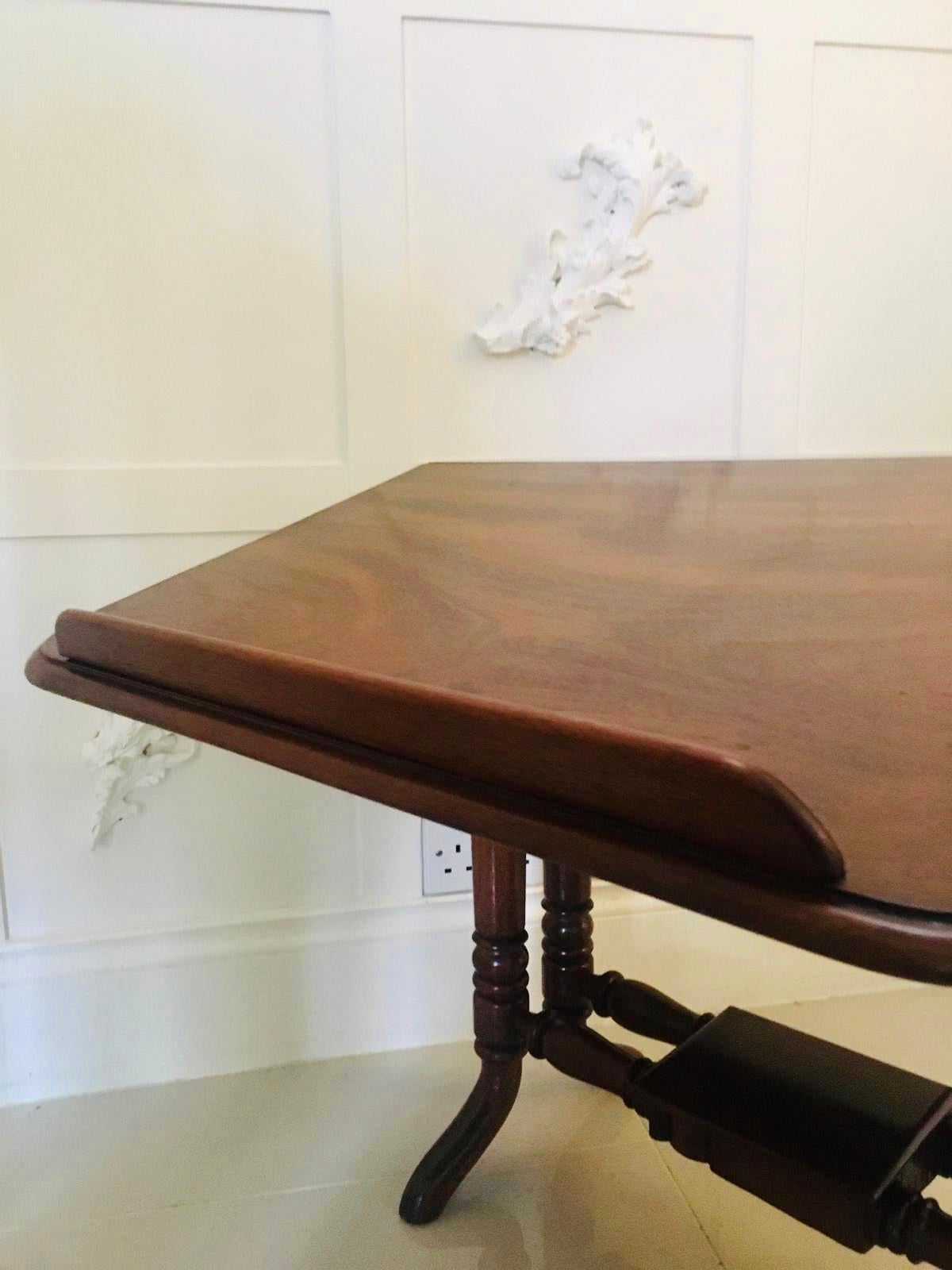 Antique Victorian Mahogany Sutherland Reading Table In Good Condition For Sale In Suffolk, GB