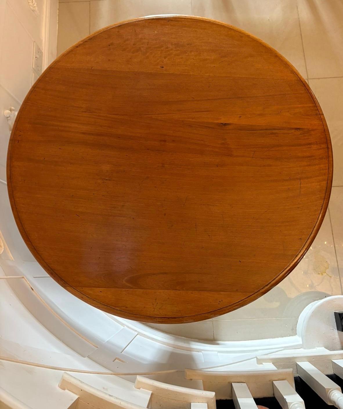 Antique Victorian Mahogany Tilt-Top Dining / Centre Table For Sale 5