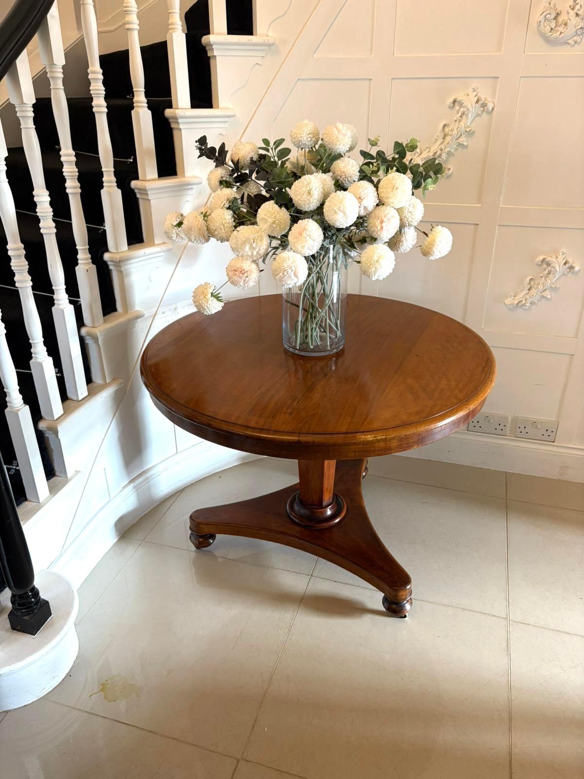 English Antique Victorian Mahogany Tilt-Top Dining / Centre Table For Sale