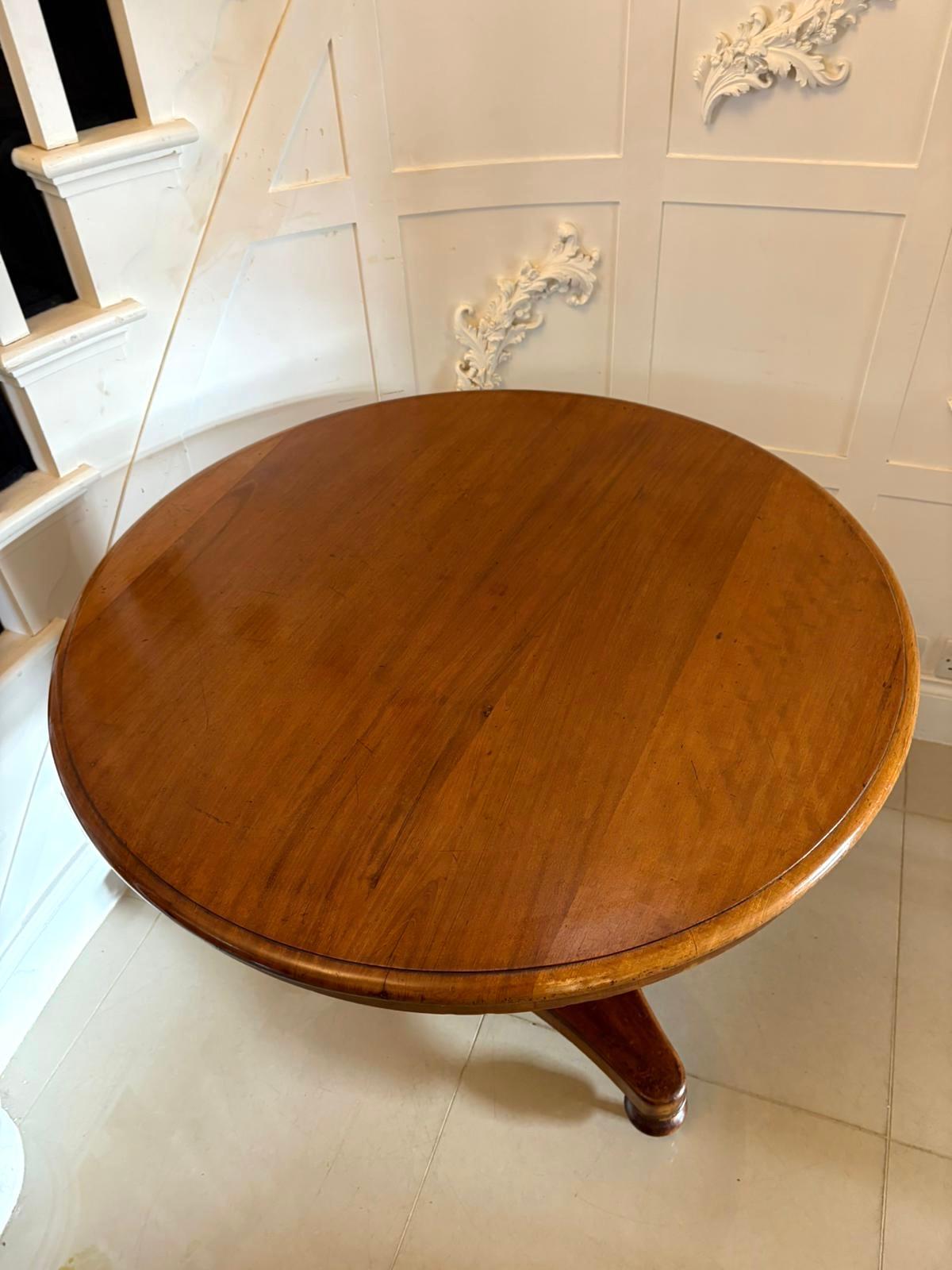 19th Century Antique Victorian Mahogany Tilt-Top Dining / Centre Table For Sale