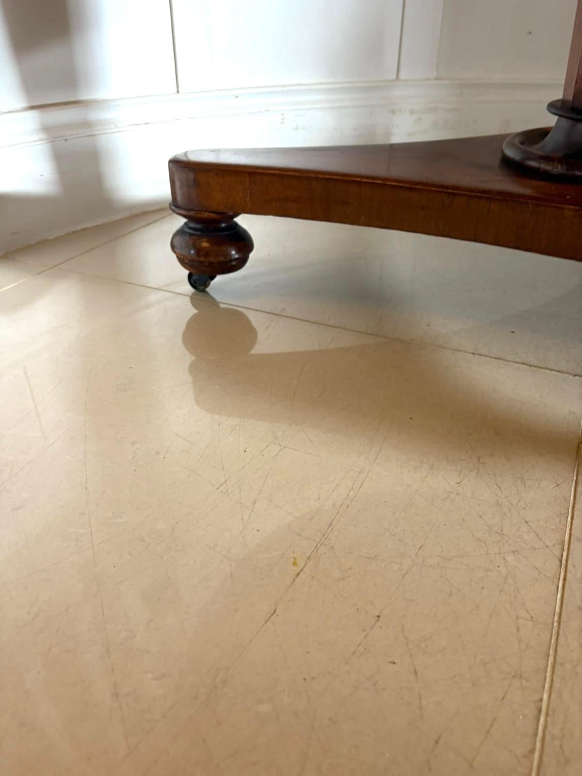 Antique Victorian Mahogany Tilt-Top Dining / Centre Table For Sale 2