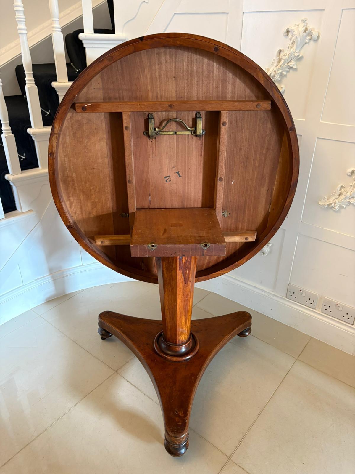 Antique Victorian Mahogany Tilt-Top Dining / Centre Table For Sale 3