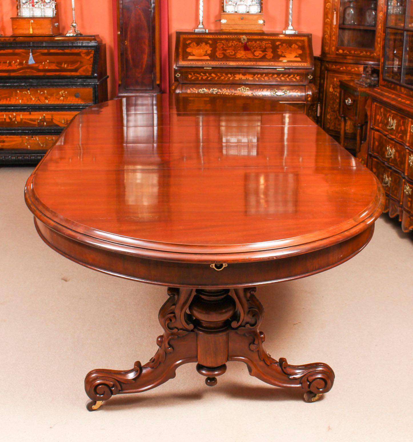 Antique Victorian Mahogany Twin Base Dining Table & 10 Chairs 19th Century In Good Condition In London, GB