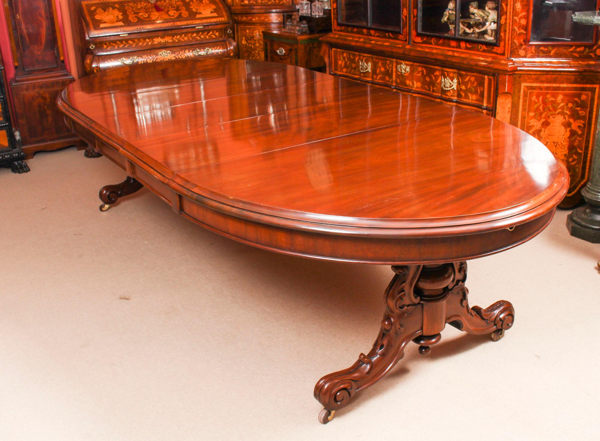 Antique Victorian Mahogany Twin Base Dining Table 19th Century & 10 chairs In Good Condition In London, GB