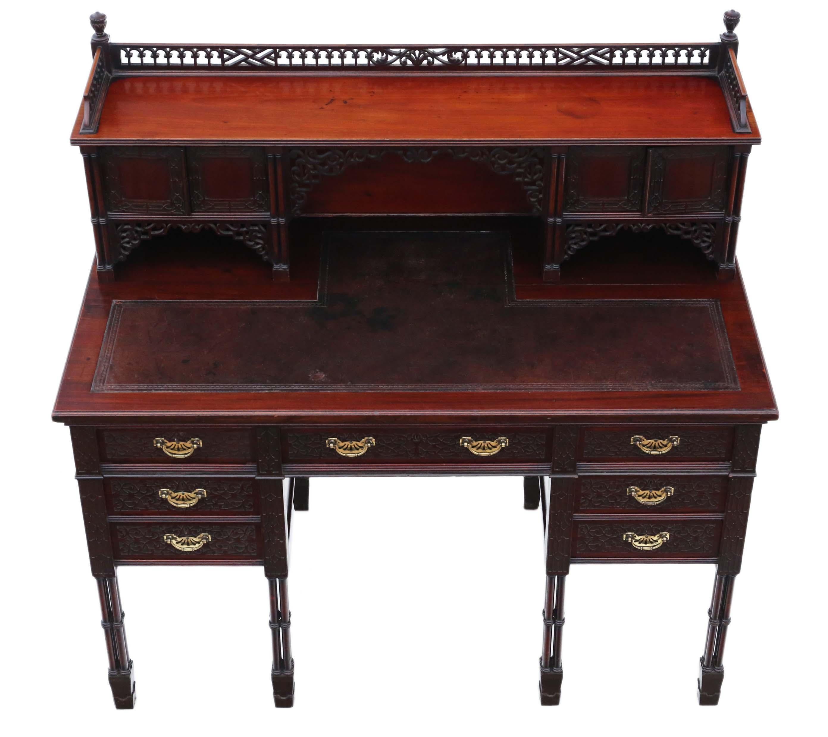 Antique fine quality Victorian mahogany twin pedestal desk Edwards & Roberts (famous London maker), circa 1895.

This is a lovely quality piece, that is full of age, charm and character. Original patinated leather top.

Profuse intricate blind
