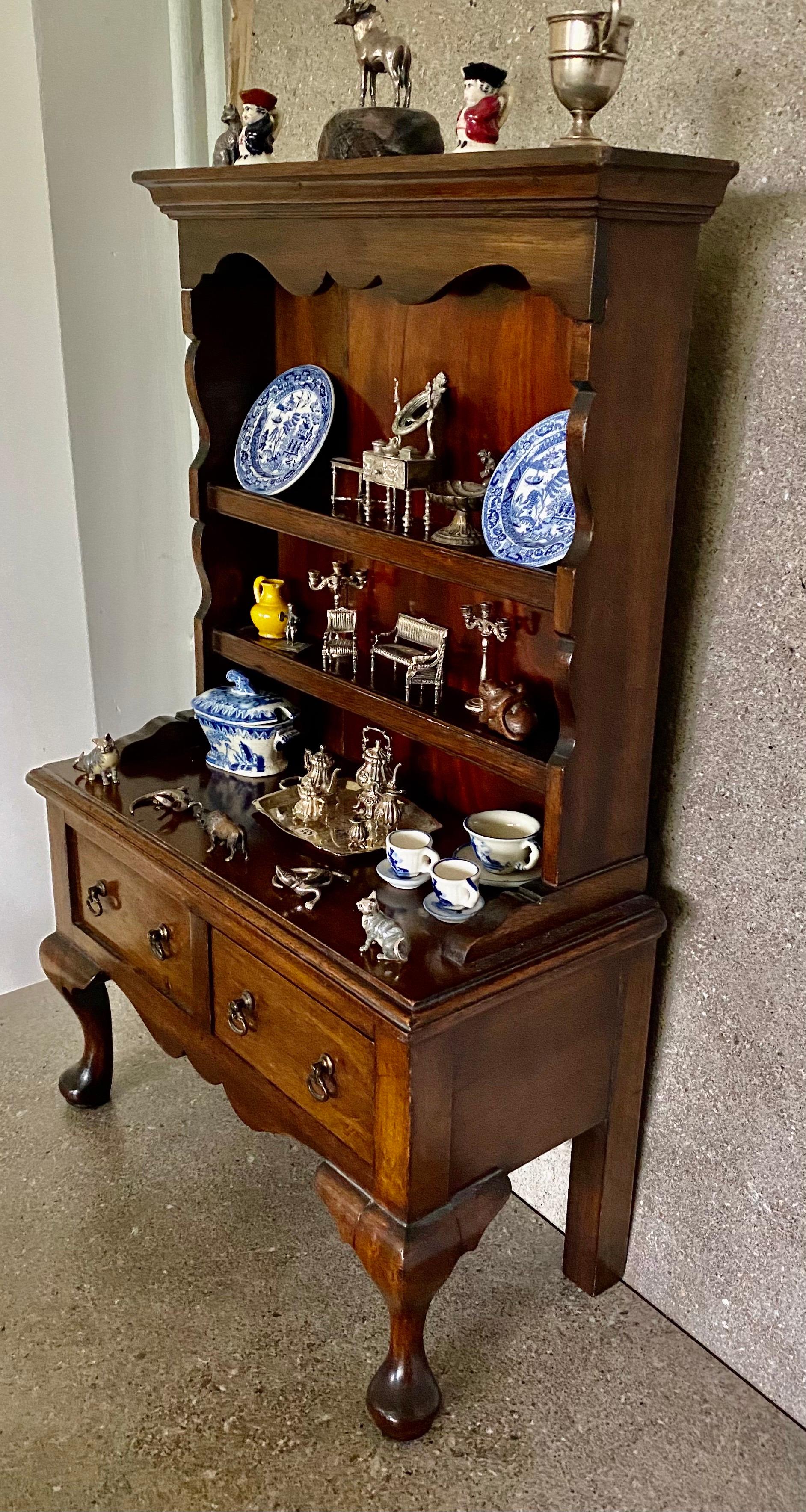 Antique Victorian Mahogany Veneered Miniature Dresser Apprentice Piece In Good Condition For Sale In London, GB
