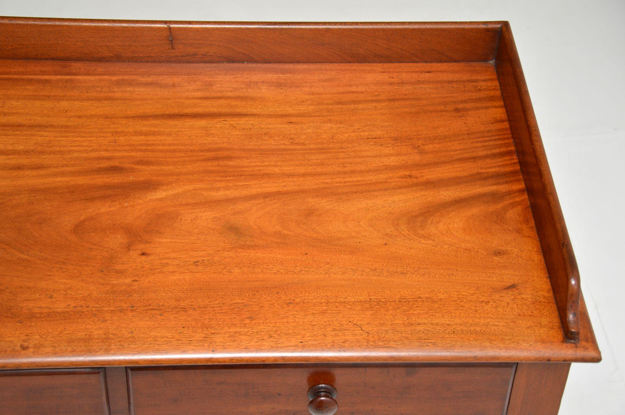 Antique Victorian Mahogany Writing Table / Desk In Good Condition In London, GB