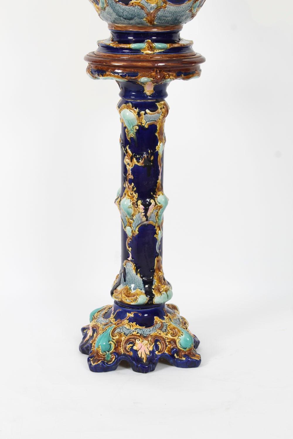 Antico Jardiniere vittoriano in maiolica su supporto del XIX secolo in vendita 3