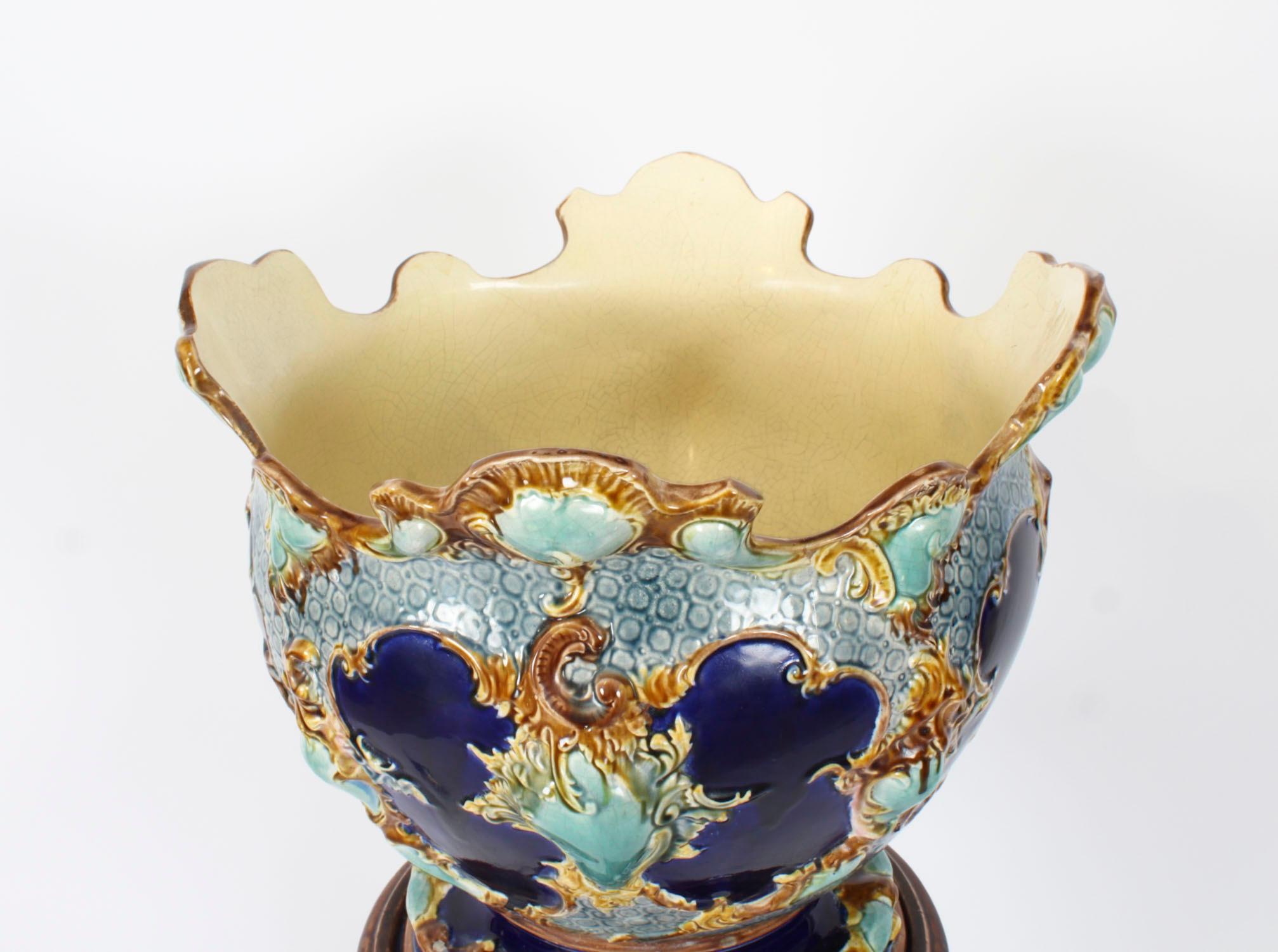 Majolica Antico Jardiniere vittoriano in maiolica su supporto del XIX secolo in vendita