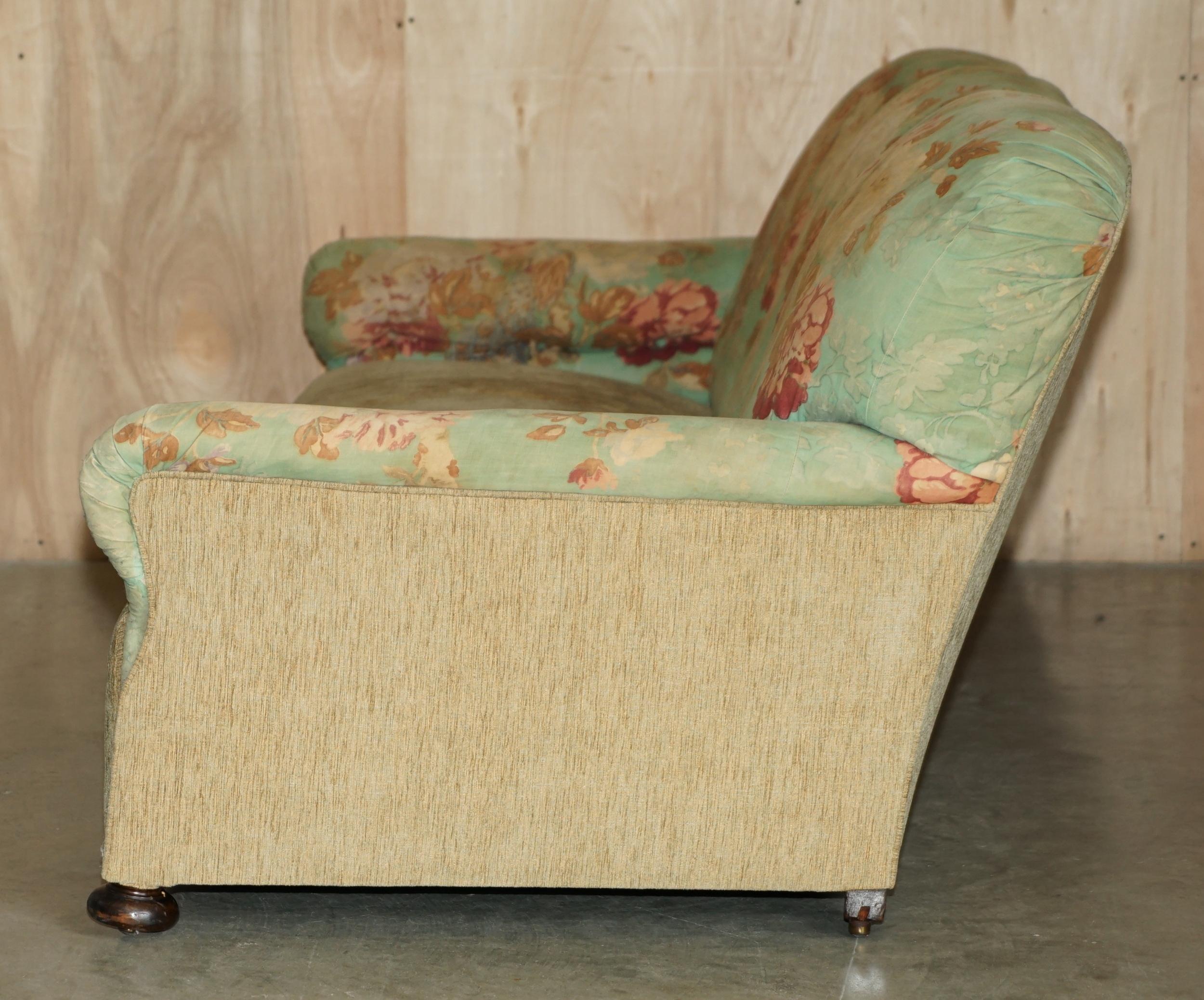 Anciennement, MAPLE & CO HOWARD ENGLISH COUNTRY HOUSE SOFA PART OF SUITE en vente 7
