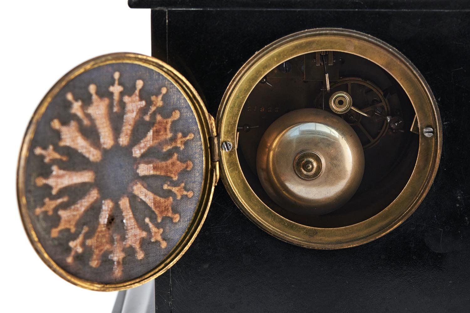 Pendule de cheminée victorienne ancienne en marbre avec clé d'origine 1
