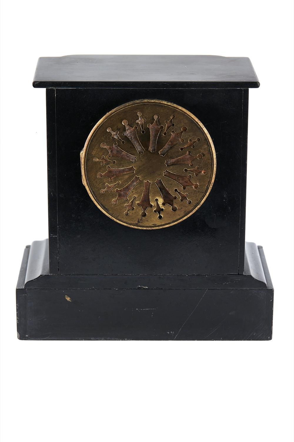 Pendule de cheminée victorienne ancienne en marbre avec clé d'origine 2