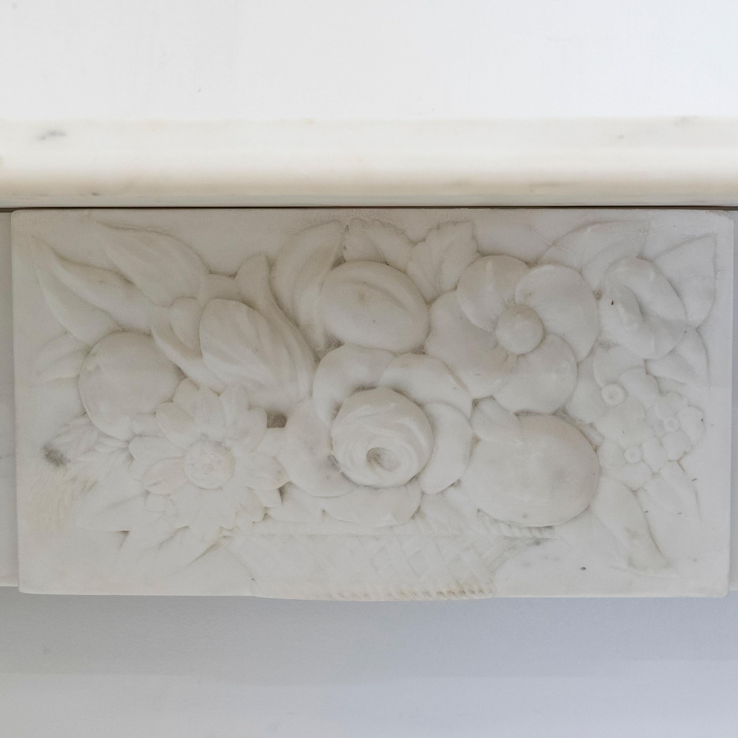 Antique Victorian Marble Surround with Ornate Carved Corbels For Sale 3