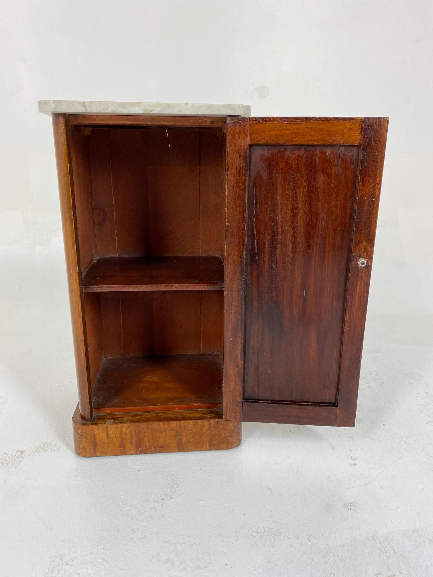 Antique Victorian marble top walnut nightstand, bedside lamp table, Scotland 1870, B652

Scotland 1870
Solid walnut + veneers
Original finish
White marble top
Single panelled door with original wooden knob
Open to a single fixed shelf
All