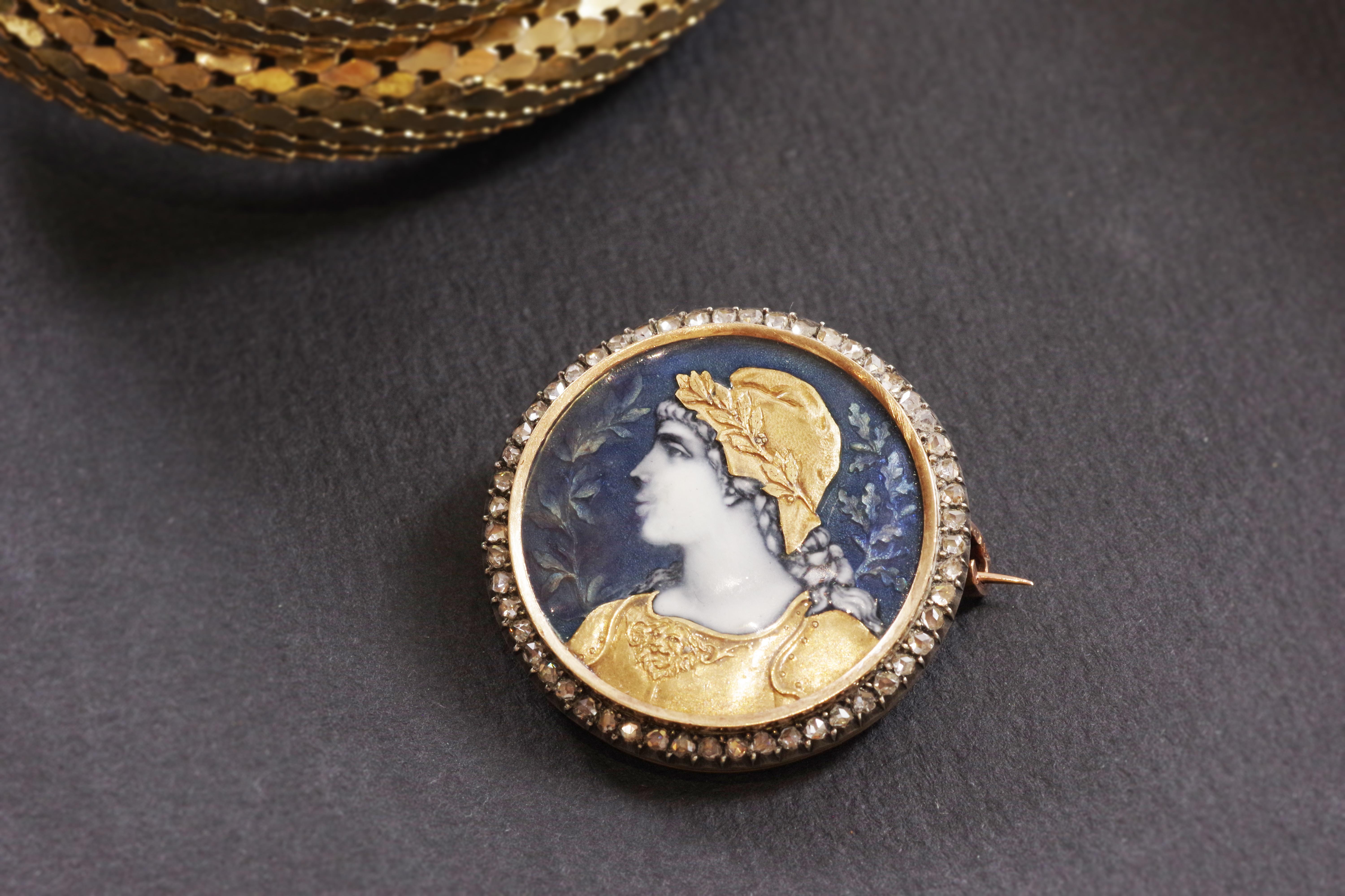 Antique Victorian Marianne brooch in gold and silver In Fair Condition For Sale In PARIS, FR