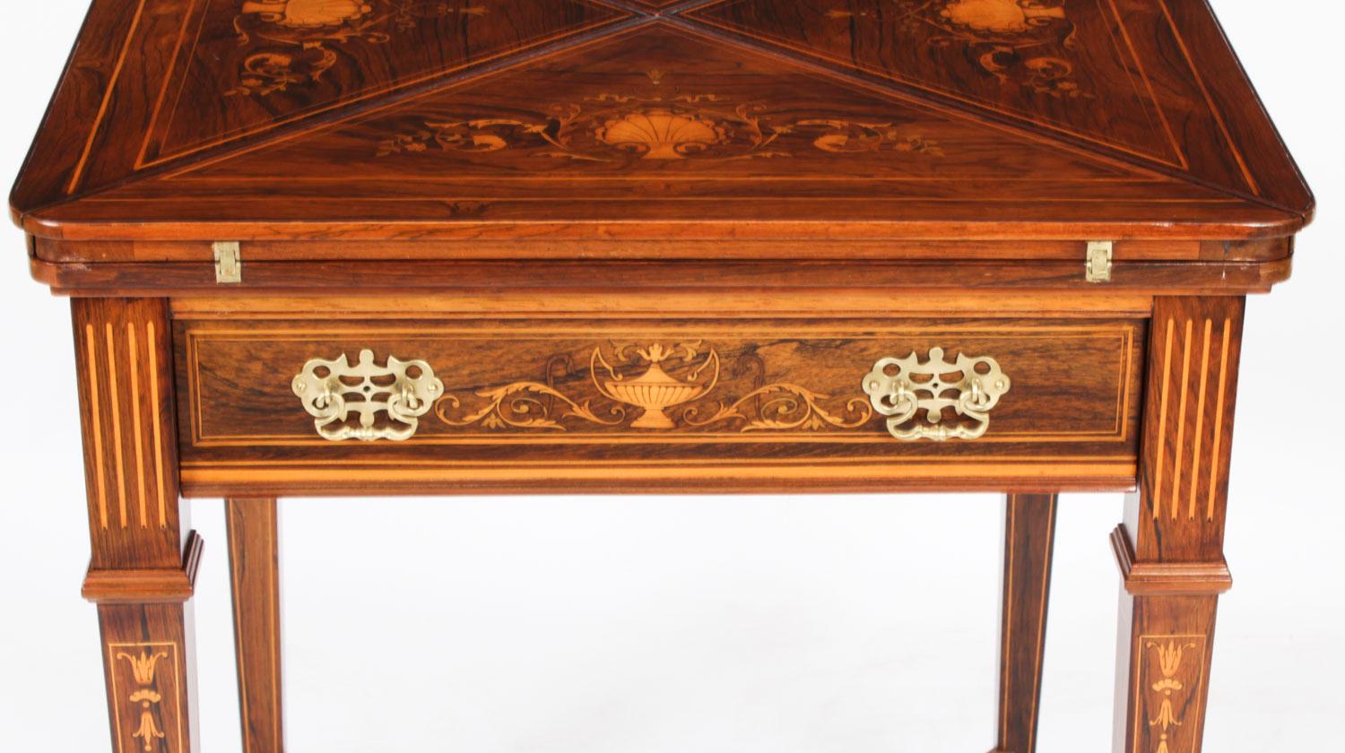 Antiker viktorianischer Kartentisch mit Intarsien aus dem 19. Jahrhundert im Angebot 11