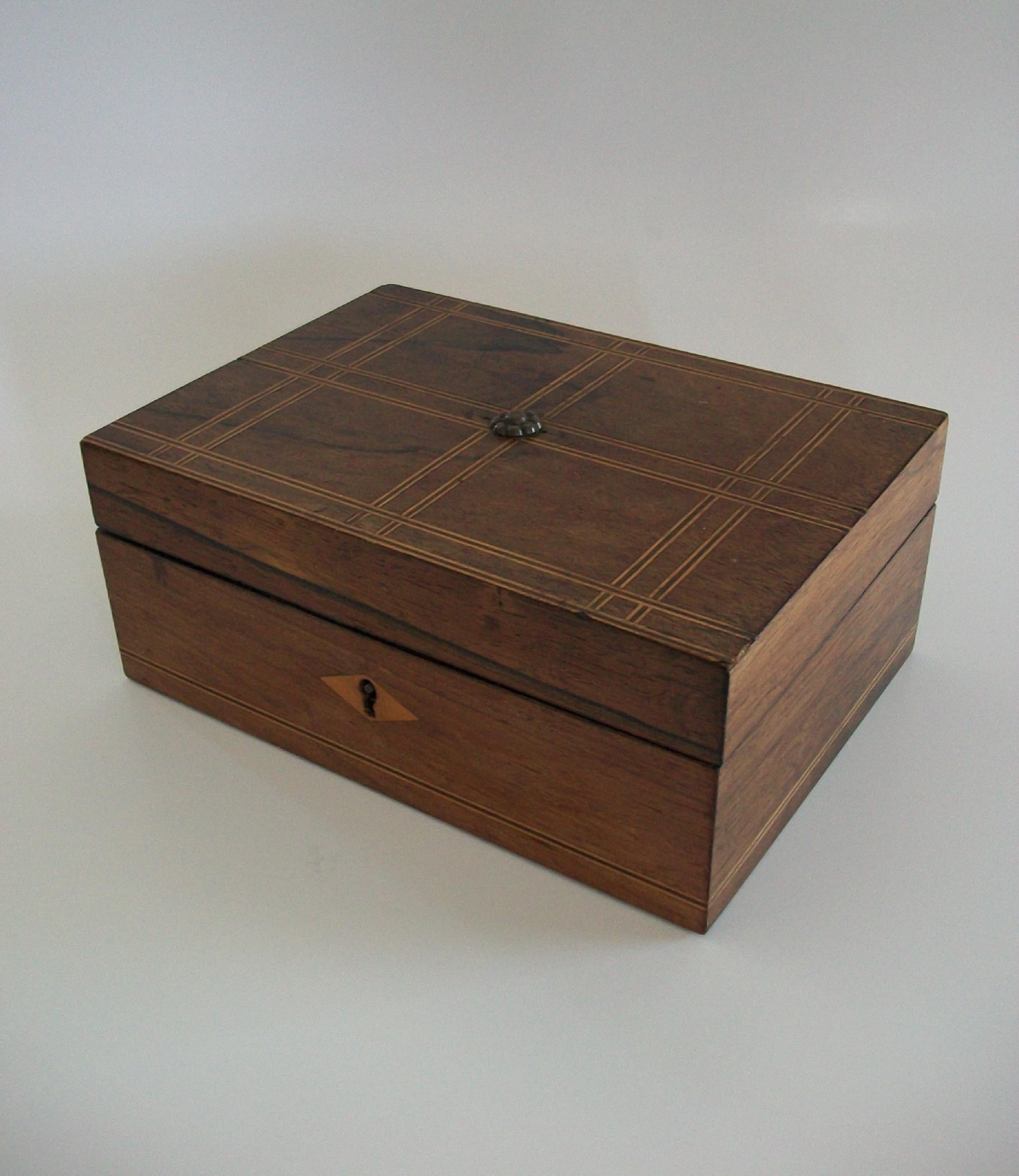 Antiguo joyero victoriano de marquetería con madera de satén y ébano - Reino Unido - Circa 1880 Victoriano en venta
