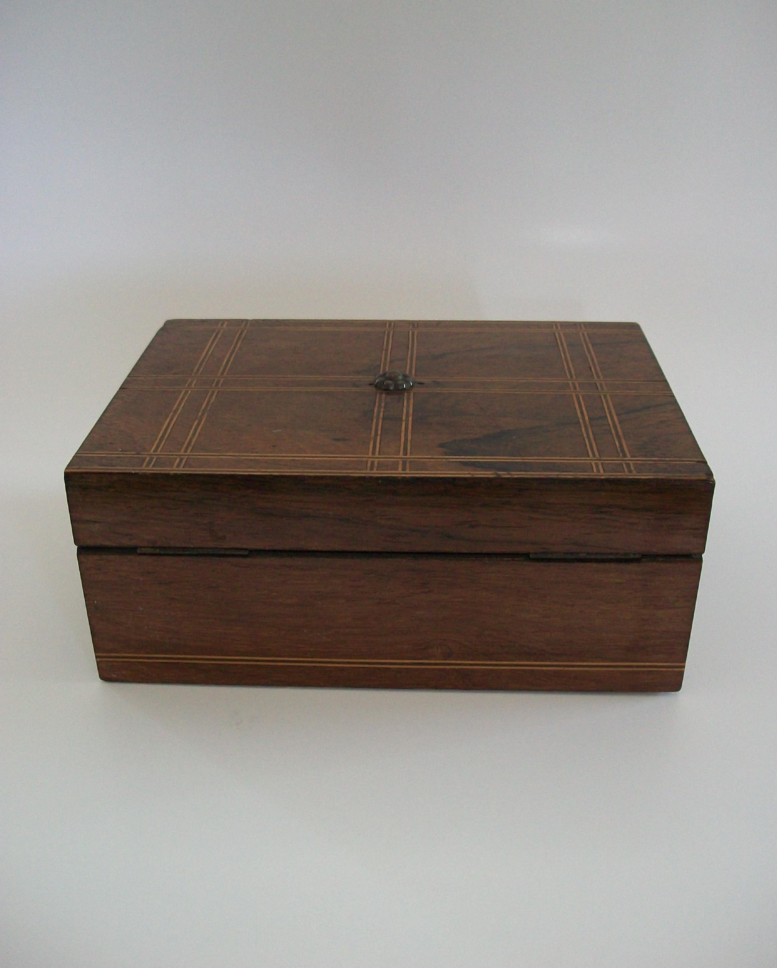 Antiguo joyero victoriano de marquetería con madera de satén y ébano - Reino Unido - Circa 1880 siglo XIX en venta