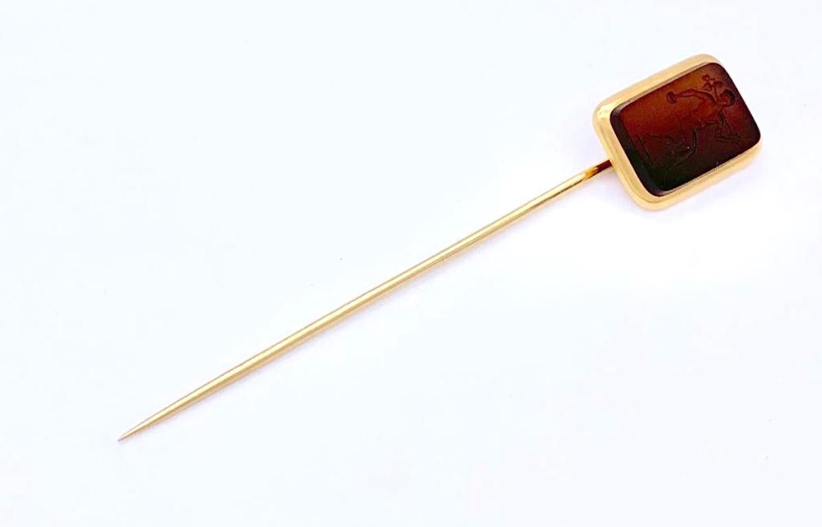 Women's or Men's Antique Bacchant Intaglio Agate Gold Stick Pin France For Sale
