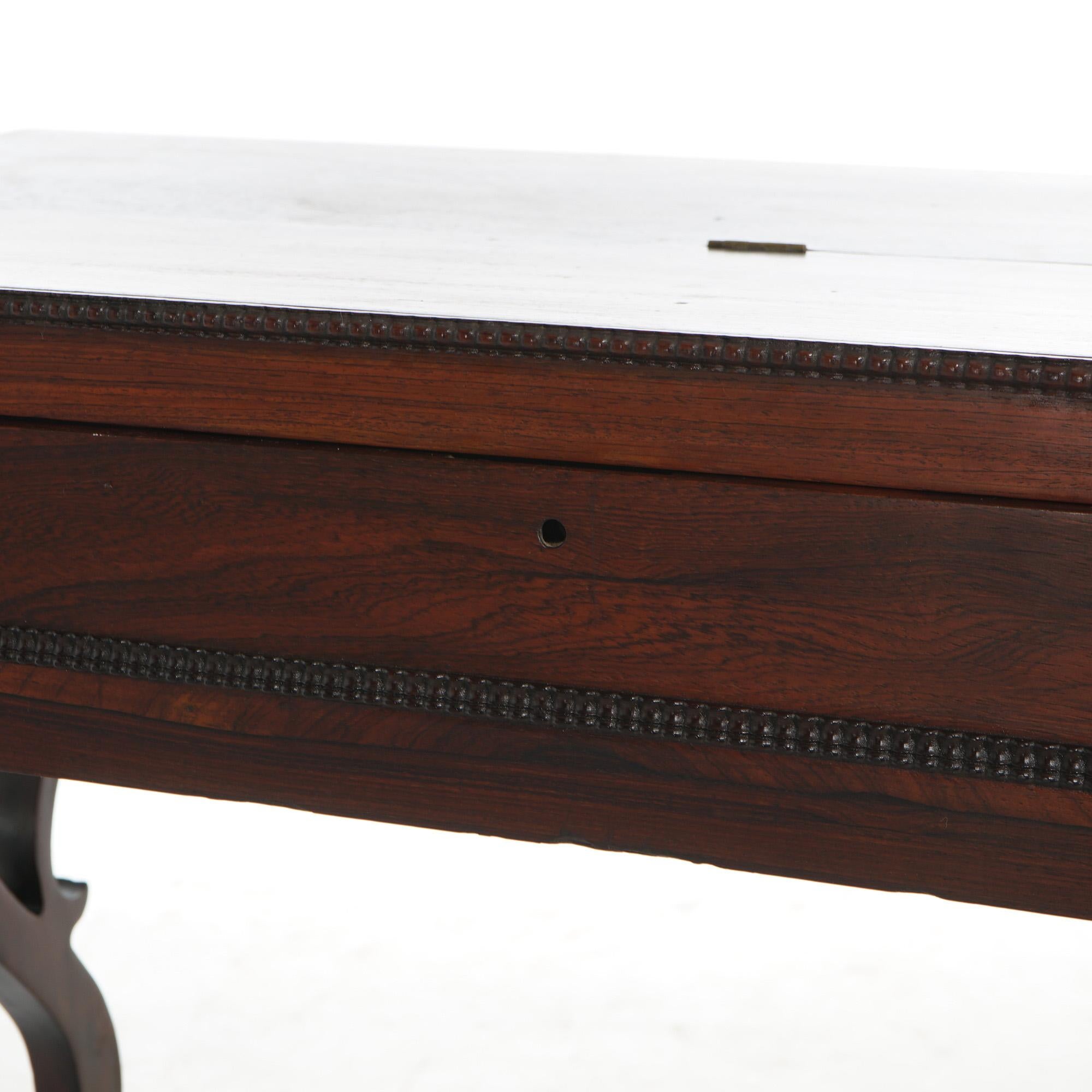 Antike viktorianische Melodeon Palisander-Schreibtisch mit Scroll Form Beine C1860 im Zustand „Gut“ im Angebot in Big Flats, NY