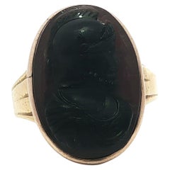 Antique Victorian Men's Yellow Gold Carved Intaglio Hard Stone Trojan Ring