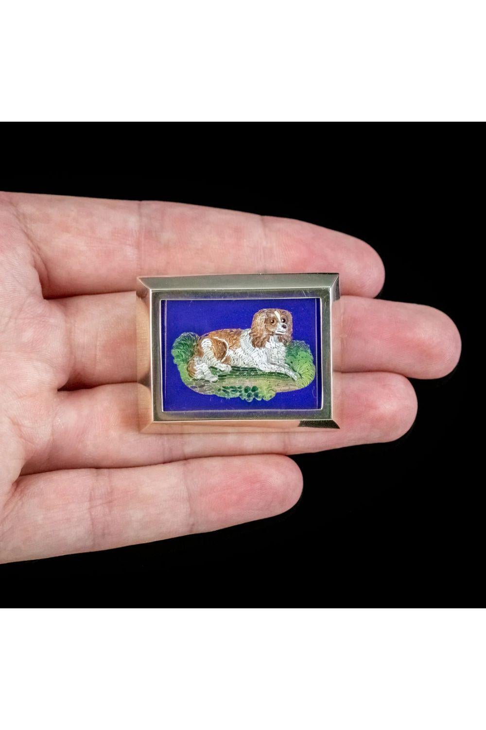 Antique Victorian Micro Mosaic Dog Brooch in 15 Carat Gold Frame, circa 1860 In Good Condition For Sale In Kendal, GB