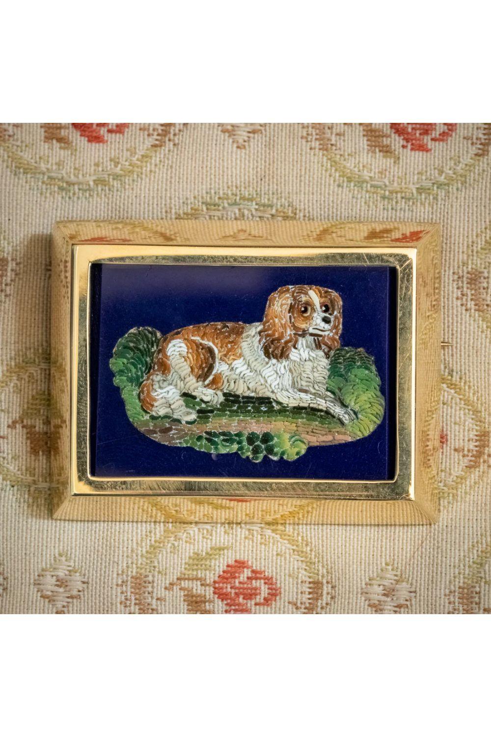Women's Antique Victorian Micro Mosaic Dog Brooch in 15 Carat Gold Frame, circa 1860 For Sale